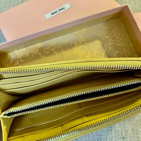 Miu Miu Portafogoli Nappa Cloquet Polline - Picture 2 of 7